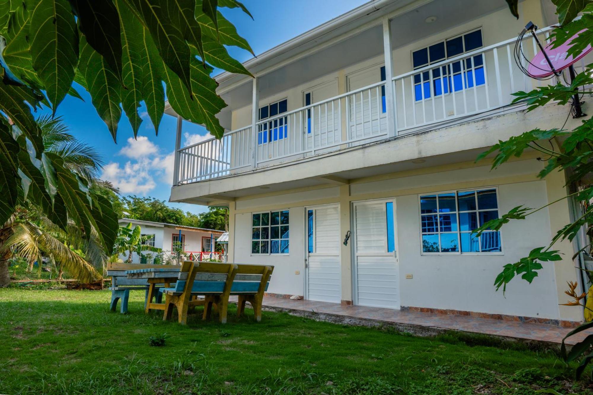 Posada Mango Tree South West Bay エクステリア 写真