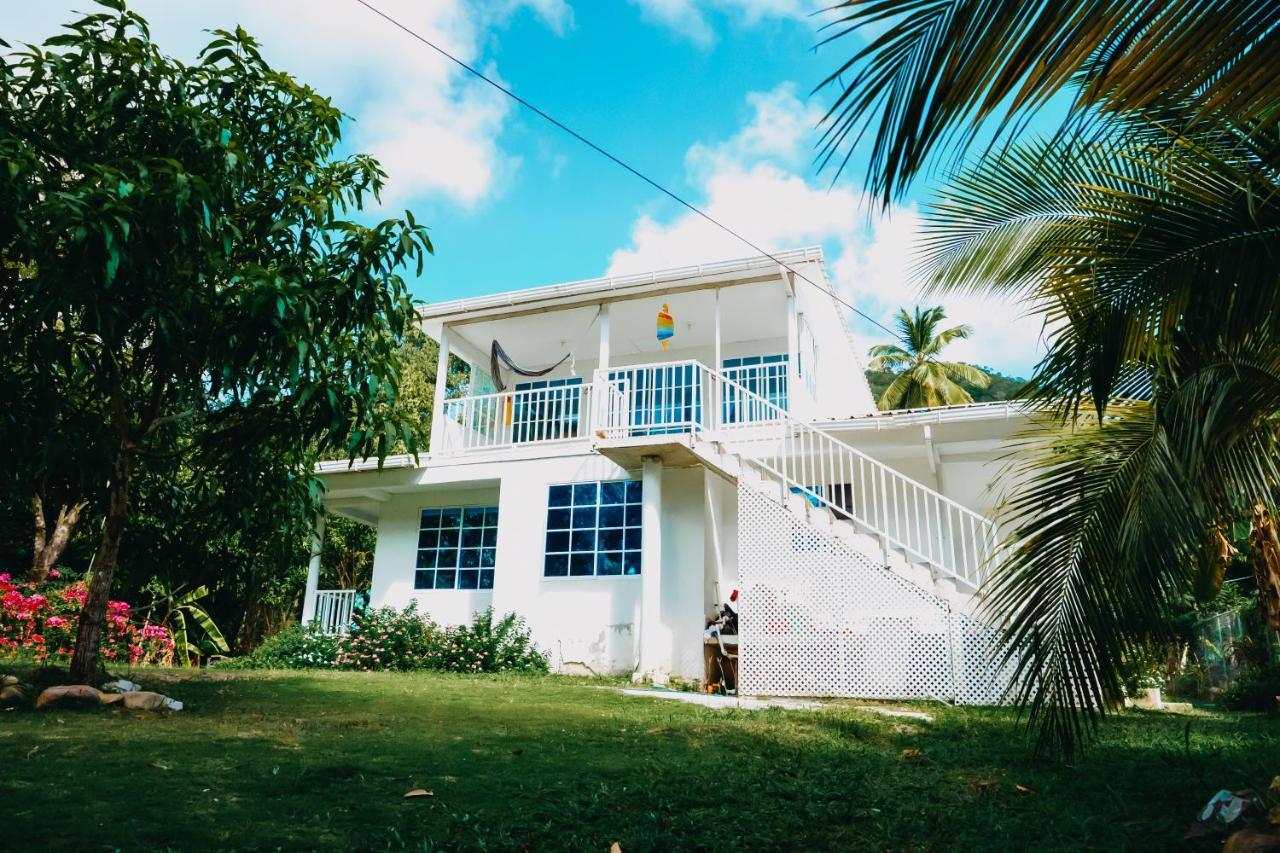 Posada Mango Tree South West Bay エクステリア 写真